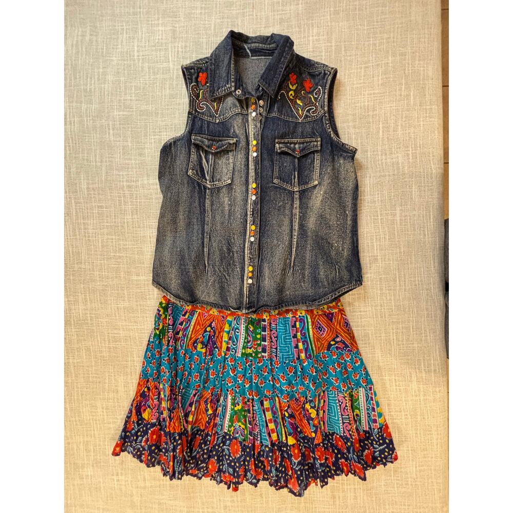 BACK IN THE SADDLE Sz M Vintage-Style Denim Embroidered Boho West Vest